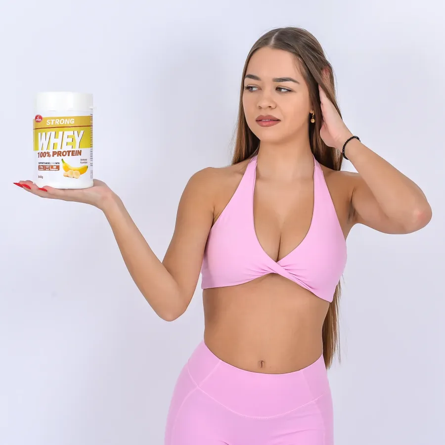 olympic-strong-whey-protein-banana-840g-model-lifestyle