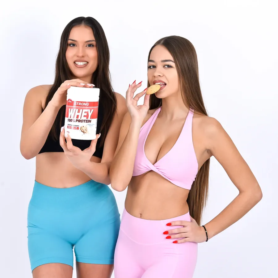 olympic-strong-whey-protein-cookies-cream-840g-modeli-lifestyle