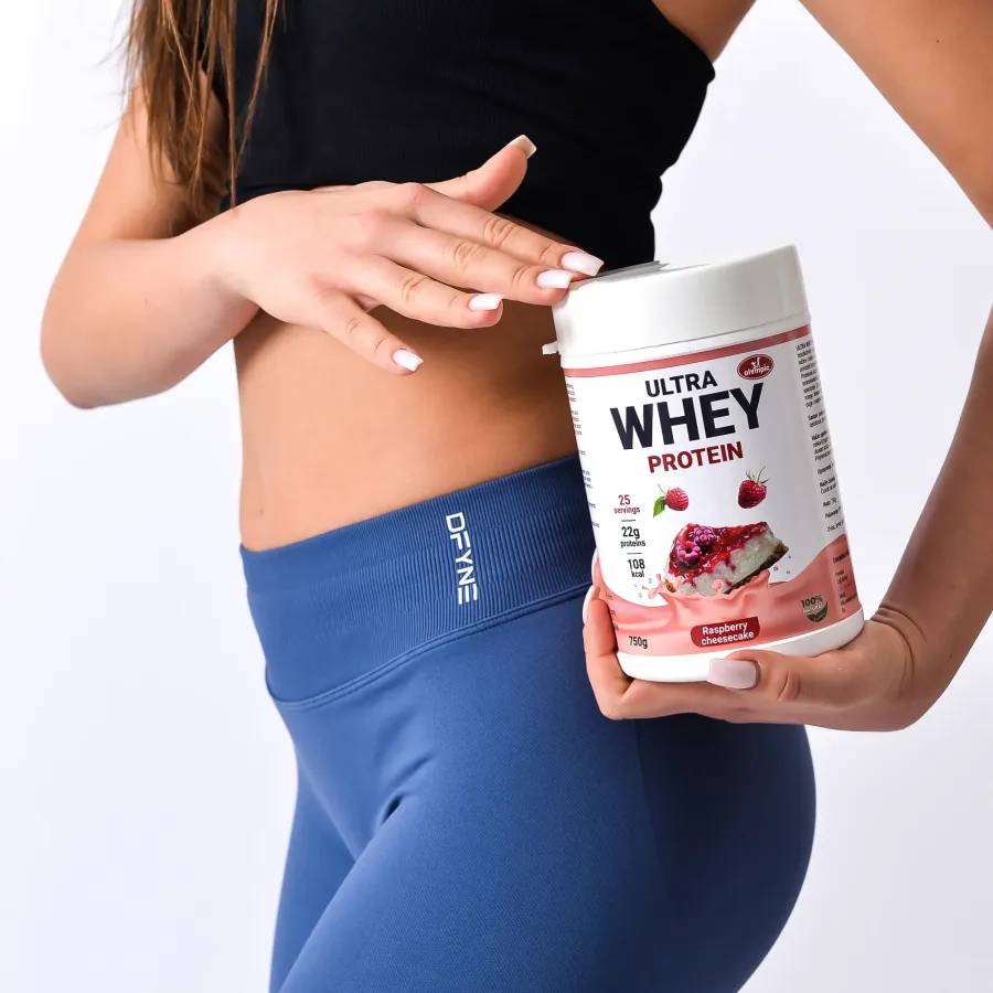 olympic-ultra-whey-protein-cizkejk-malina-750g-model-lifestyle
